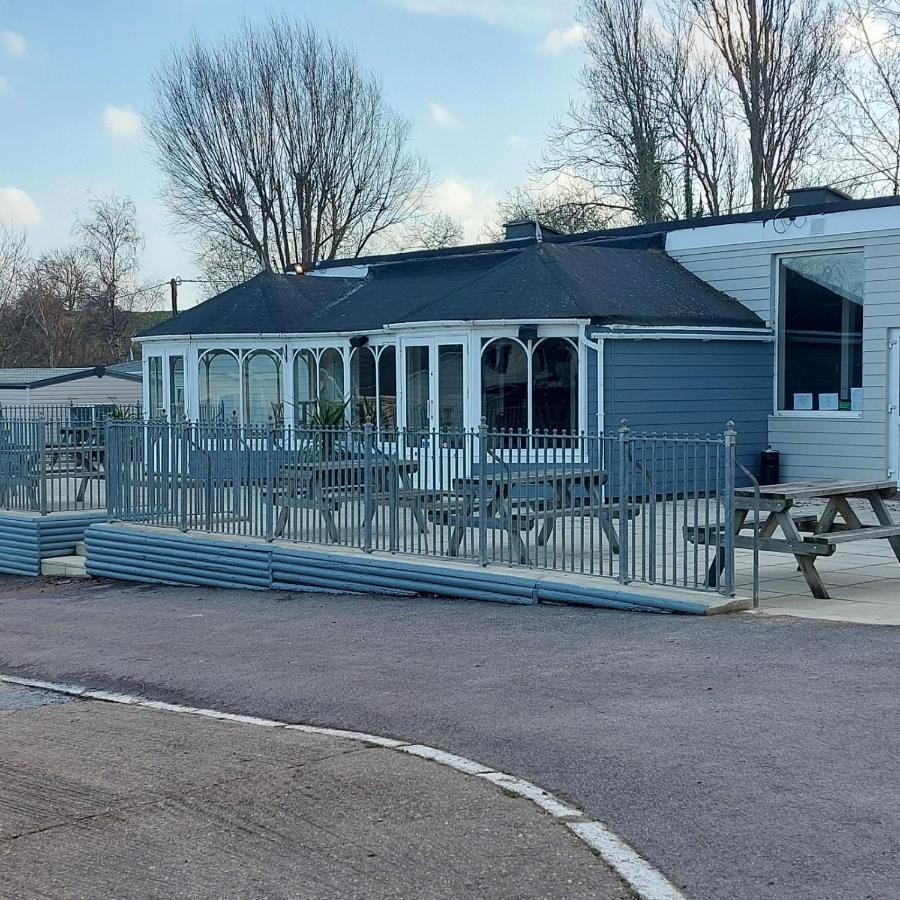Warden Springs Caravan Park Ms16 Thornhill Road, Eastchurch,Me124Hf Sheerness Εξωτερικό φωτογραφία